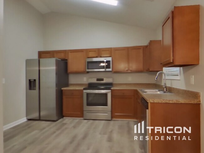 Foto del edificio - 652 Amberwood Dr
