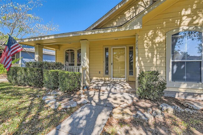 Foto del edificio - 716 Scheel Rd