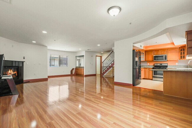 Foto del edificio - 1559 W 207th St