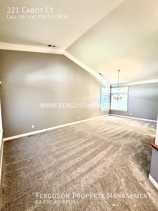 Foto del edificio - 321 Cabot Ct