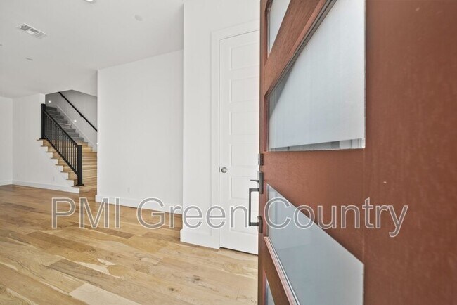 Foto del edificio - 118 E Elgin St
