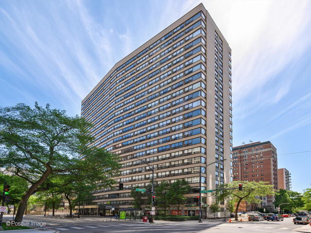 Primary Photo - 2930 N Sheridan Rd