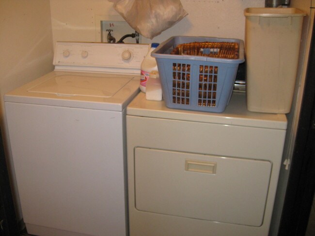 washer/dryer - 1000 Fontmore Rd