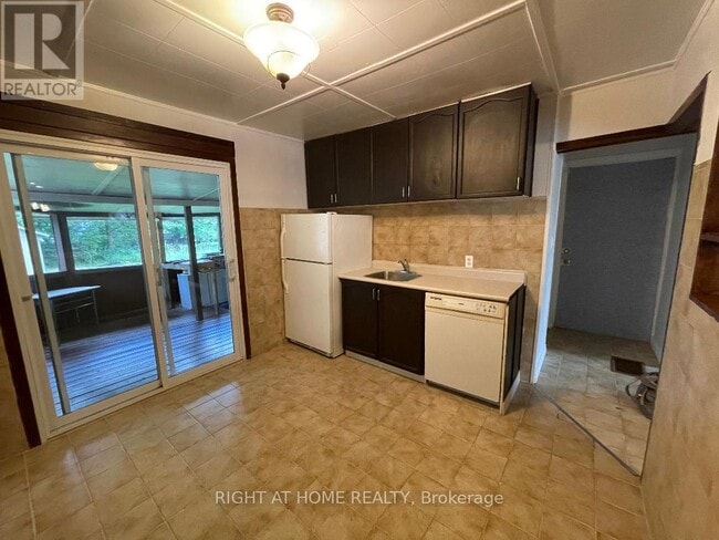 Building Photo - 265 Shorecrest Rd