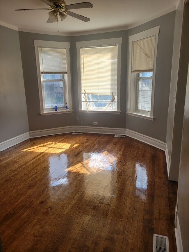 Building Photo - 4130 W Cullerton St