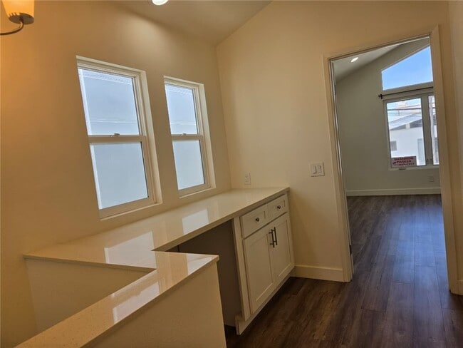 Building Photo - 1812 W Balboa Blvd