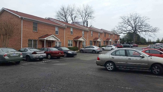 Building Photo - Robinson Street Apartments