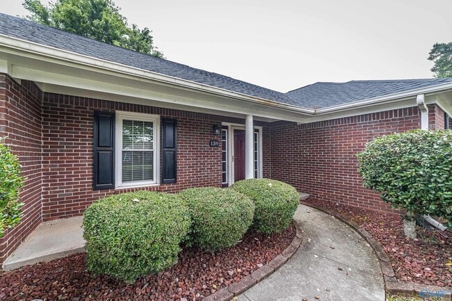 Building Photo - 139 Clubhouse Ln