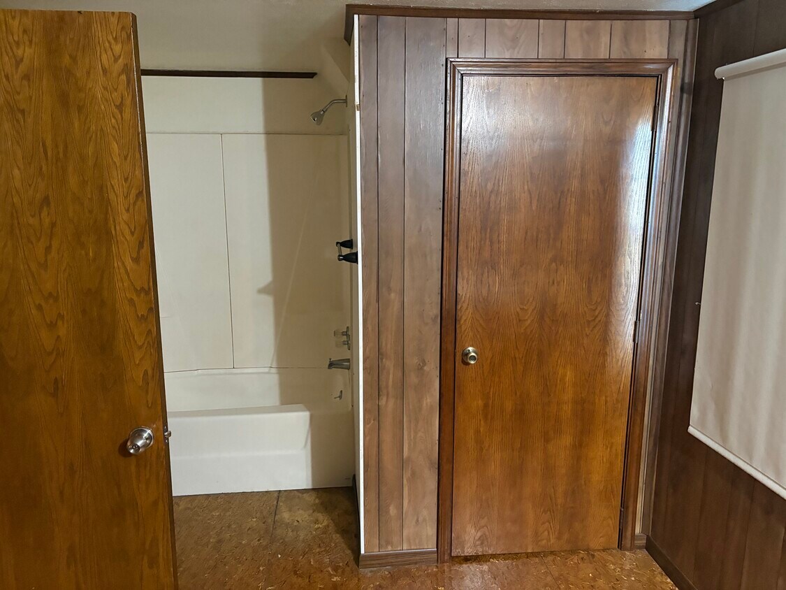 Foto del edificio - 14206 Grabill Rd