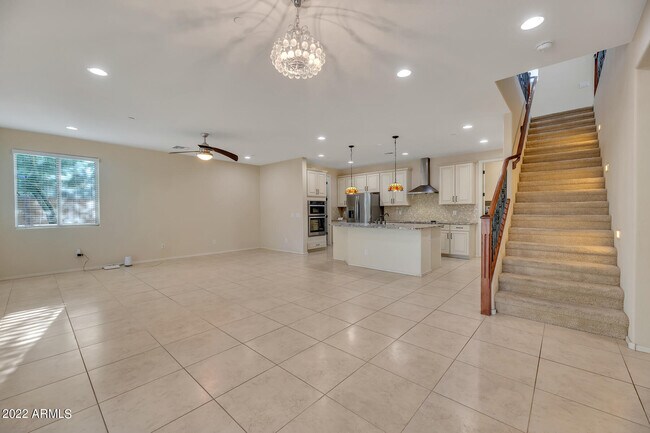 Building Photo - 4625 E Beck Ln