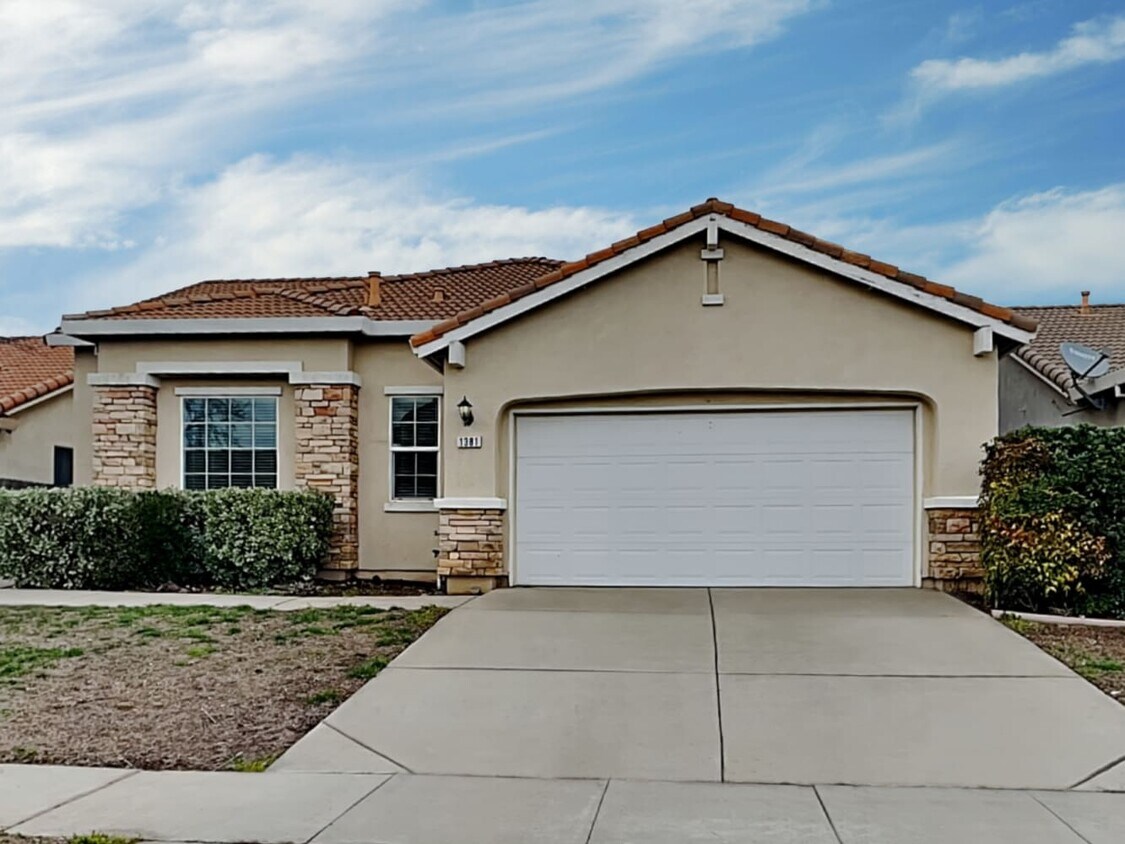 Primary Photo - 1381 Bamboo St