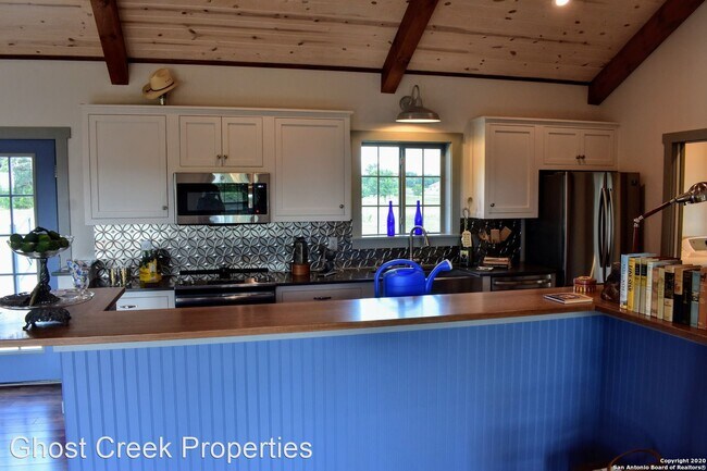Foto del edificio - 2 br, 2 bath House - 1058 Valley Oak Dr.