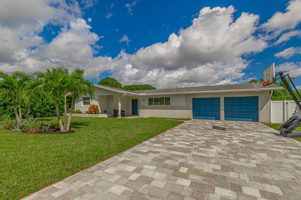 Foto principal - 1107 SW 24th Ave