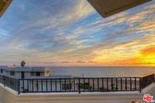 Building Photo - 201 Redlands St