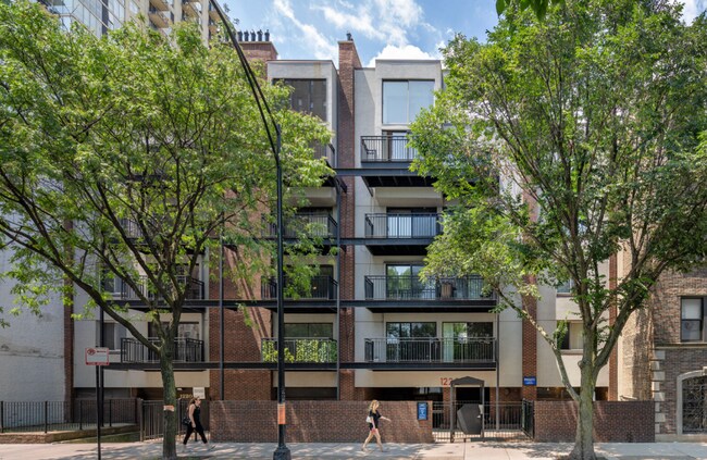 Foto del edificio - 1214 N La Salle Dr