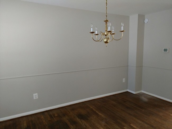 Foto del edificio - 8429 Harris Ave