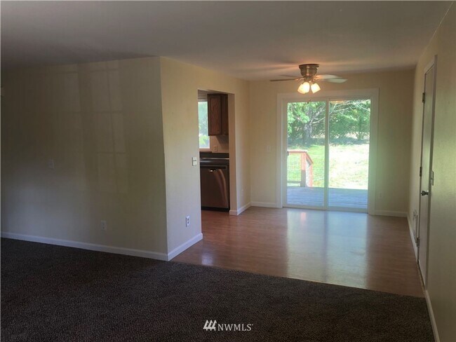 Building Photo - Charming 3 Bedroom Home in Great Tenino Lo...