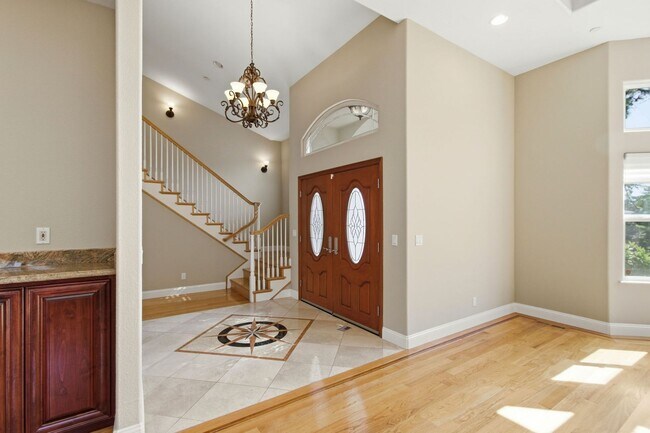 Foto del edificio - Stunning 5-Bedroom Sunnyvale Home