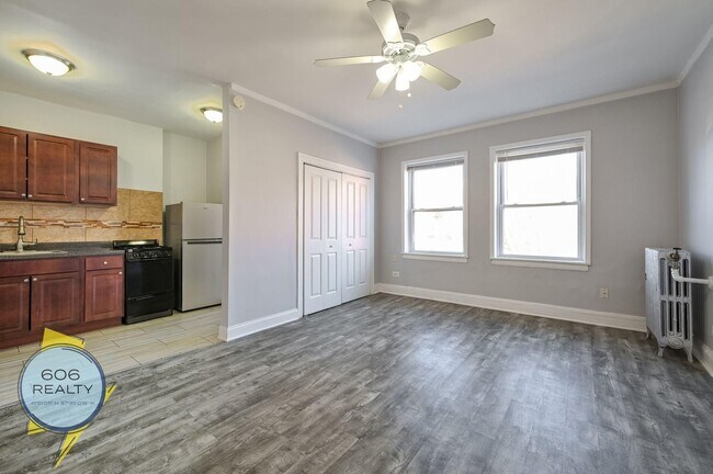 Foto del edificio - 6930 N Greenview Ave