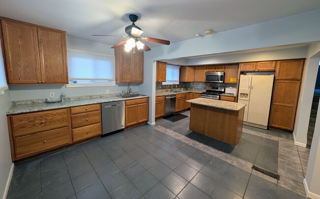 Foto del edificio - Spacious 5BR House in Southfield