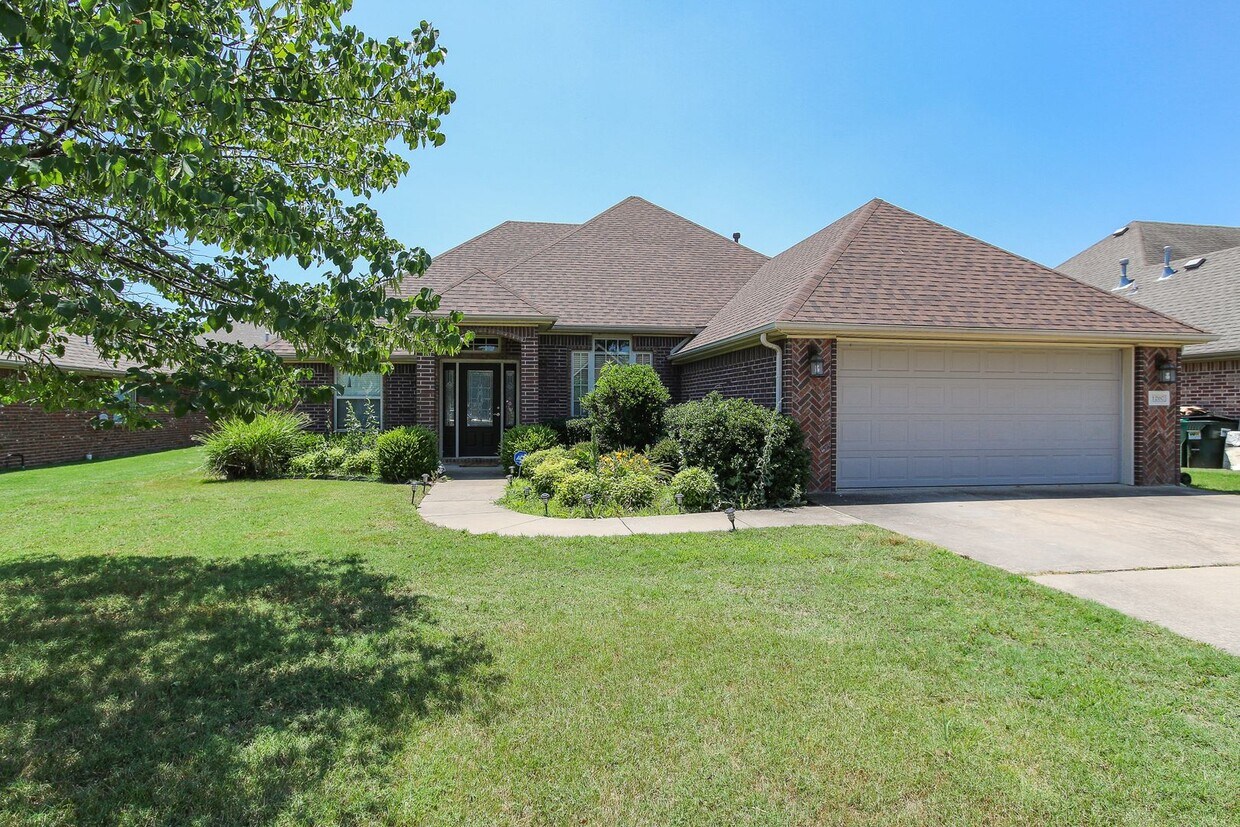 1260 Torbay Trce, Centerton, AR 72719 House Rental in Centerton, AR