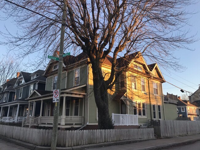 Foto del edificio - 1401 Marlowe Ave