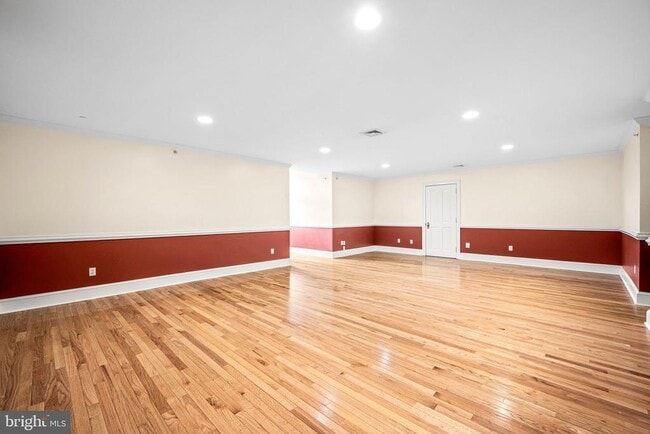 Building Photo - 2 Greystone Cir