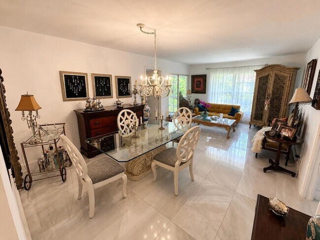 Foto del edificio - 5570 Tamberlane Cir