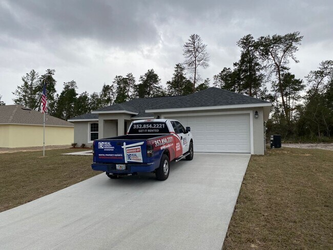 Foto del edificio - Custom Home - Desirable SW Ocala Neighborhood 3/2/2 - $250 off first months rent