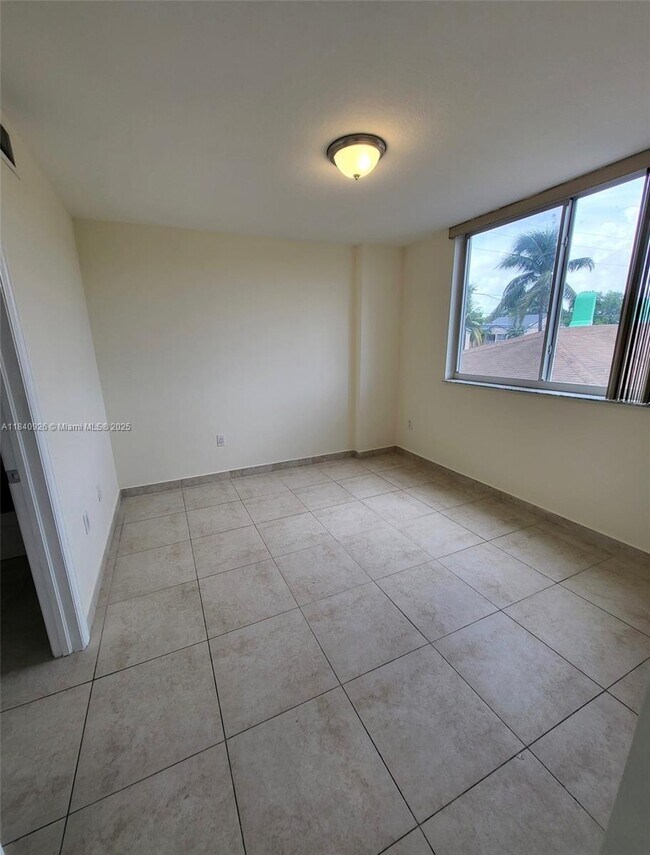 Foto del edificio - 2647 NW 25th Ave