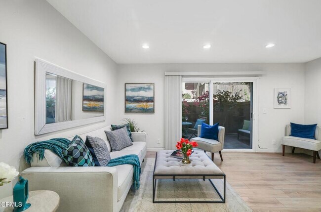 Sala de estar - 2729 Piedmont Ave