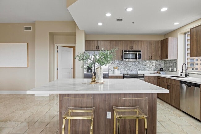 Building Photo - 8255 Las Vegas Blvd S