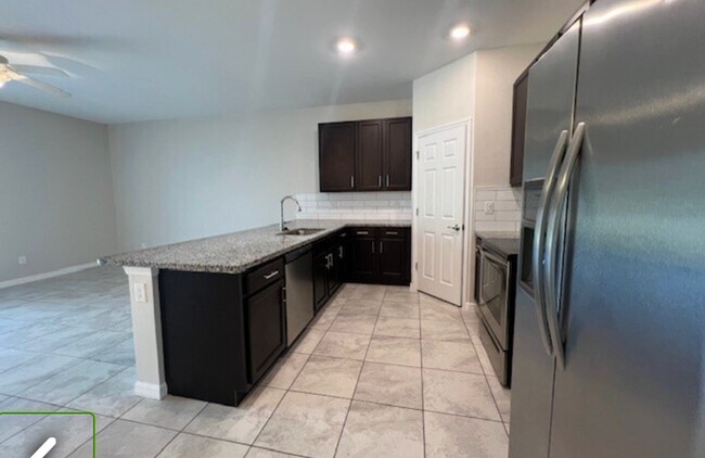Foto del edificio - 3-bedroom, 2-bath duplex in Punta Gorda, FL.