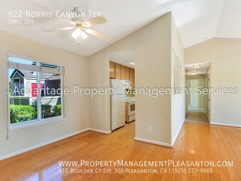 Foto principal - 2 bed / 2 bath Condo with VIEWS of the ent...