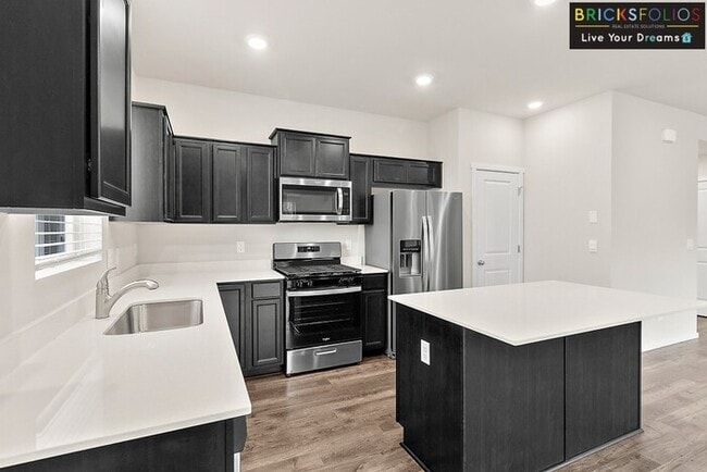 Foto del edificio - Smart & Efficient Corner Lot home in Stetson Heights!