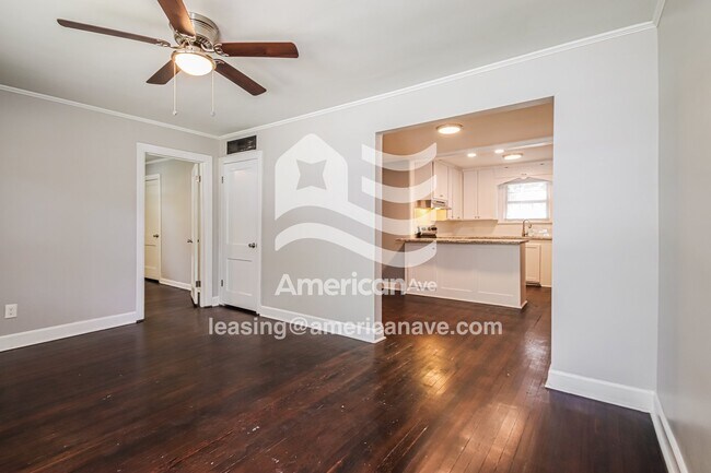 Foto del edificio - 4624 E 3rd St