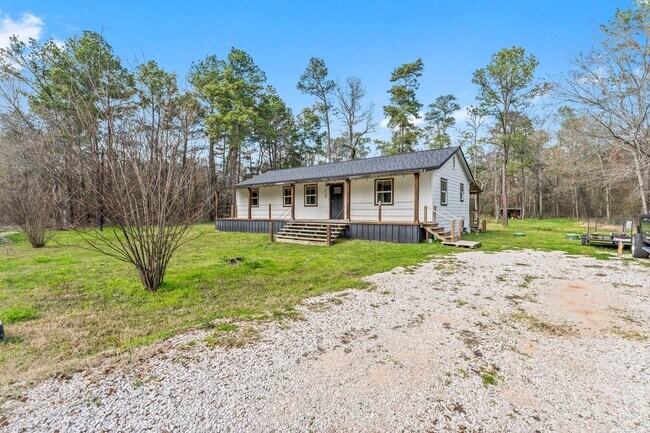 Building Photo - 218 Hall Dr S