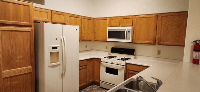 Building Photo - Beautifully Renovated 3 Bedroom- Rita Ranc...