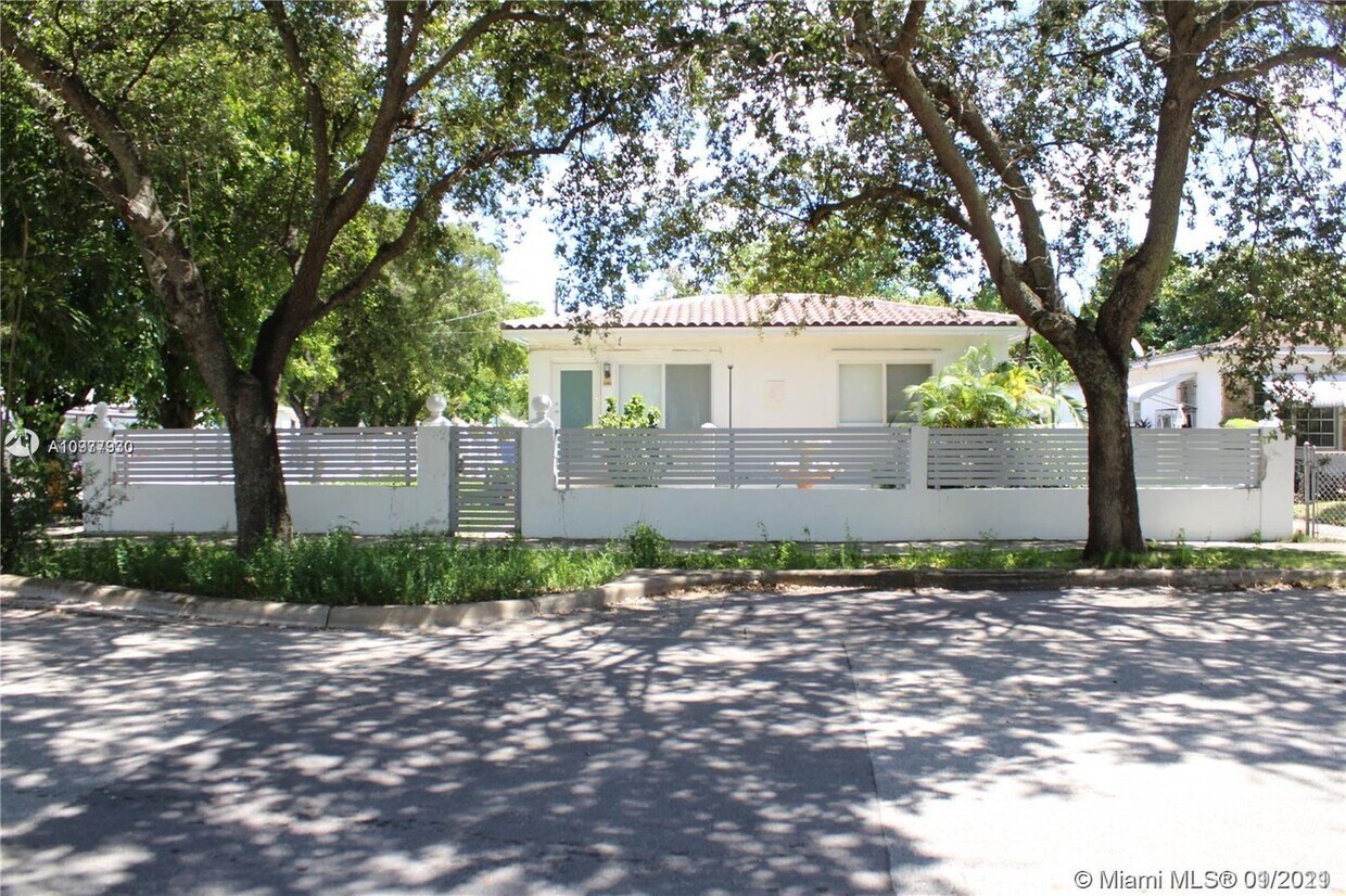 Primary Photo - 4141 NW 5 Ave