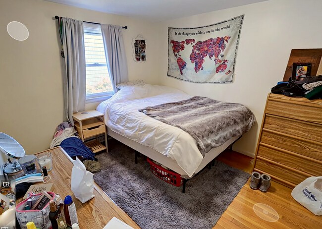 Building Photo - 76 Dunboy St