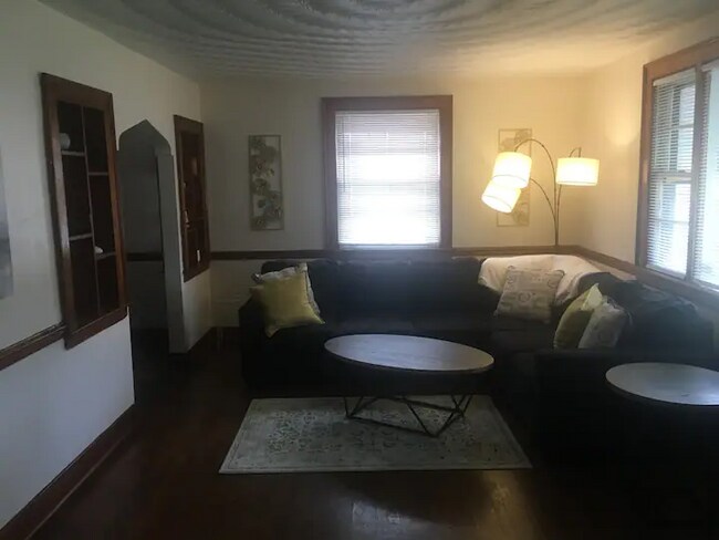 Foto del edificio - 1105 Jefferson St