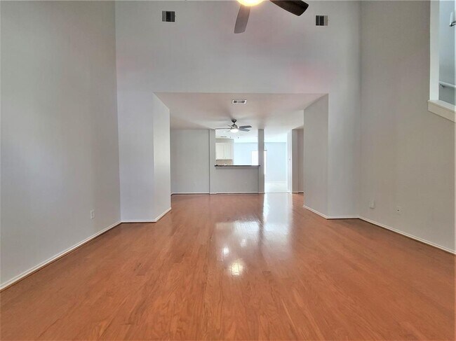Building Photo - 1131 W 24th St