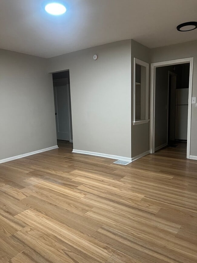 Photo - 1468 W 32nd St Apartment