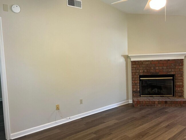 Foto del edificio - 456 High Point Ln