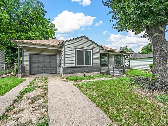 Building Photo - 3035 Modree Ave