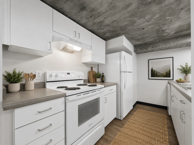 Building Photo - Crescent Lofts