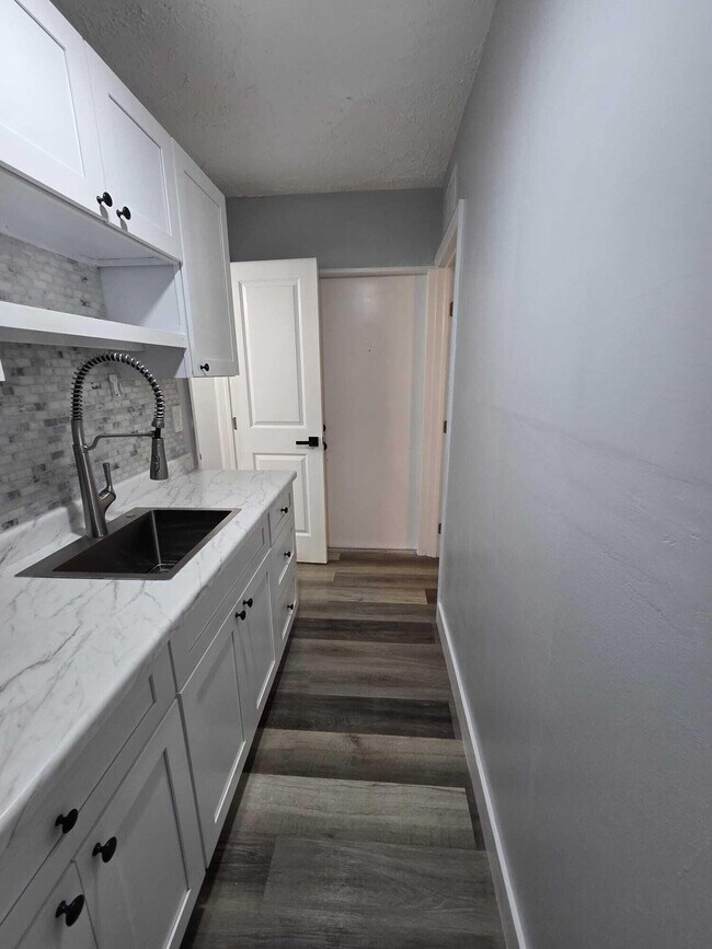 Foto del edificio - 1501 N Andrews Ave