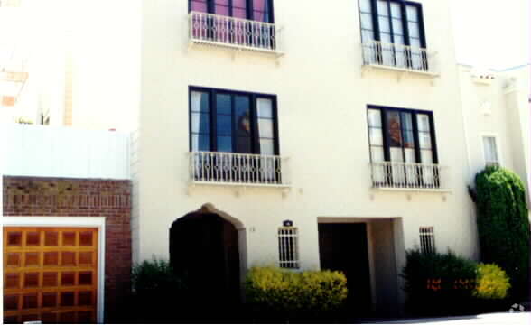 Building Photo - 15 Rico Way