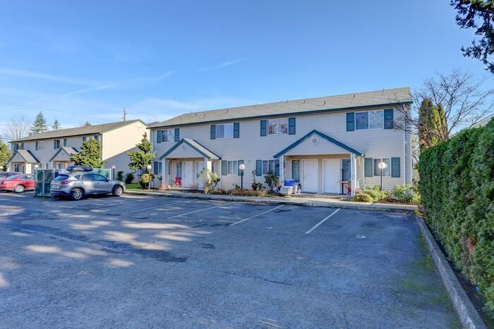 Primary Photo - 2bed/1.5bath Townhome Available Today! Get...