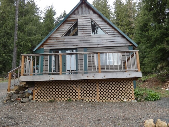 Building Photo - **Charming Cabin**